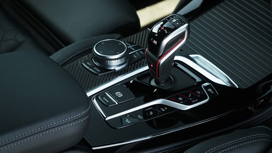 2019 BMW X4 M Competition gear  selector