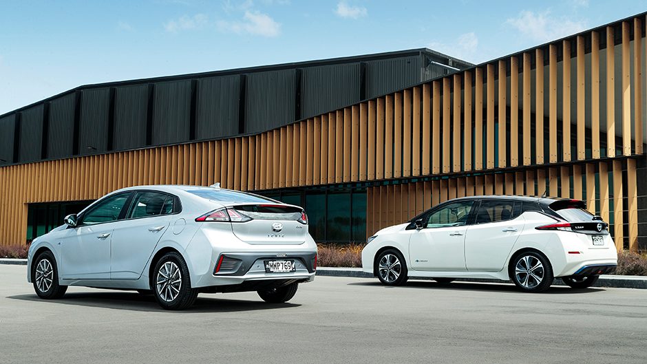 Nissan Leaf vs Hyundai Ioniq rear static