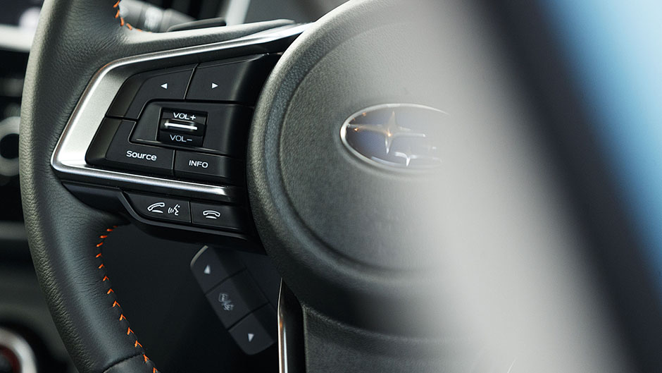 2020 Subaru XV Sport e-Boxer steering wheel buttons