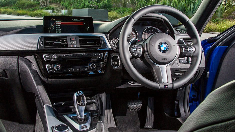 2016 BMW 330e interior