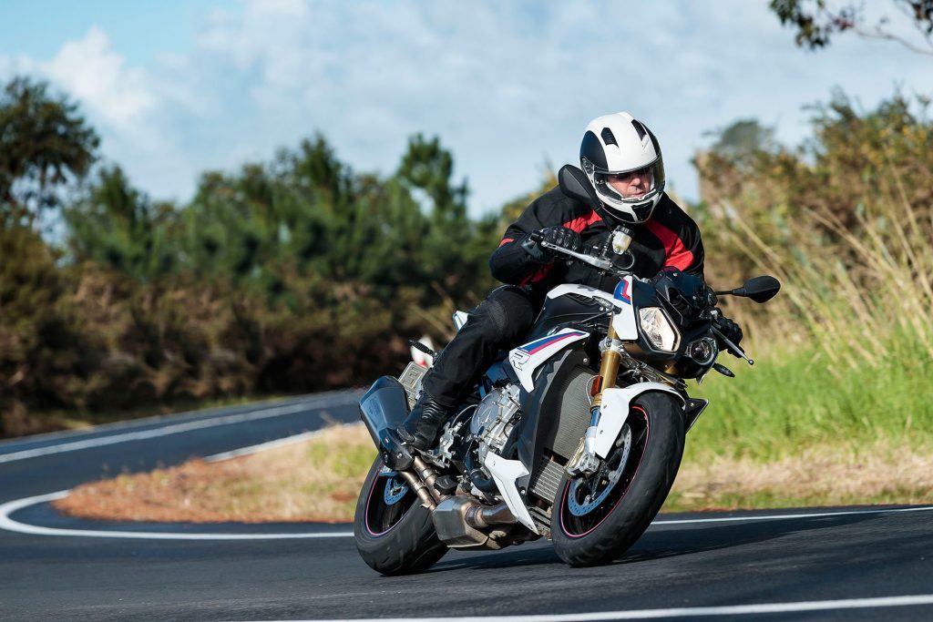 2018 BMW S 1000 R riding round bend