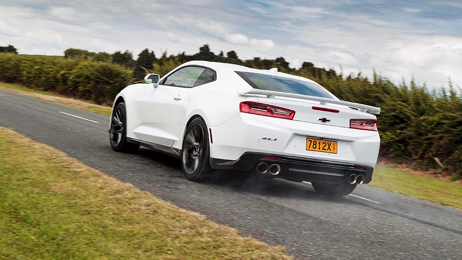 2017 Chevrolet Camaro ZL1 smoky burnout