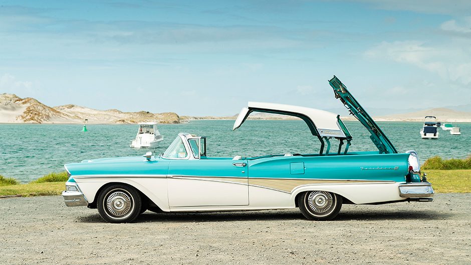 Ford Fairlane 500 Skyliner roof opening