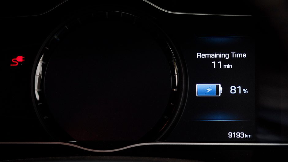 2017 Hyundai Ioniq Electric charging screen