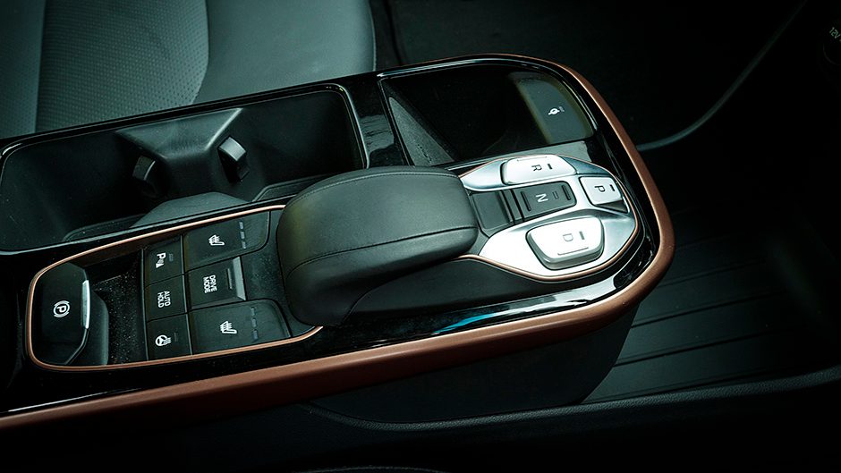 2017 Hyundai Ioniq Electric centre console