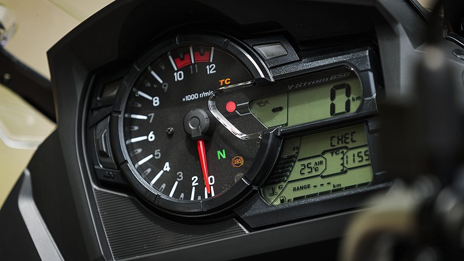 Suzuki V-Strom 650A tacho