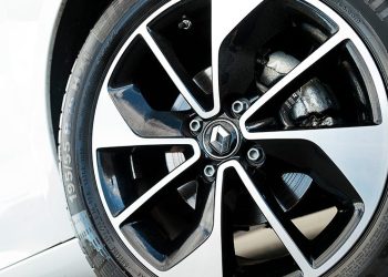 Renault Zoe wheel close up view