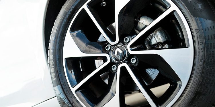 Renault Zoe wheel close up view