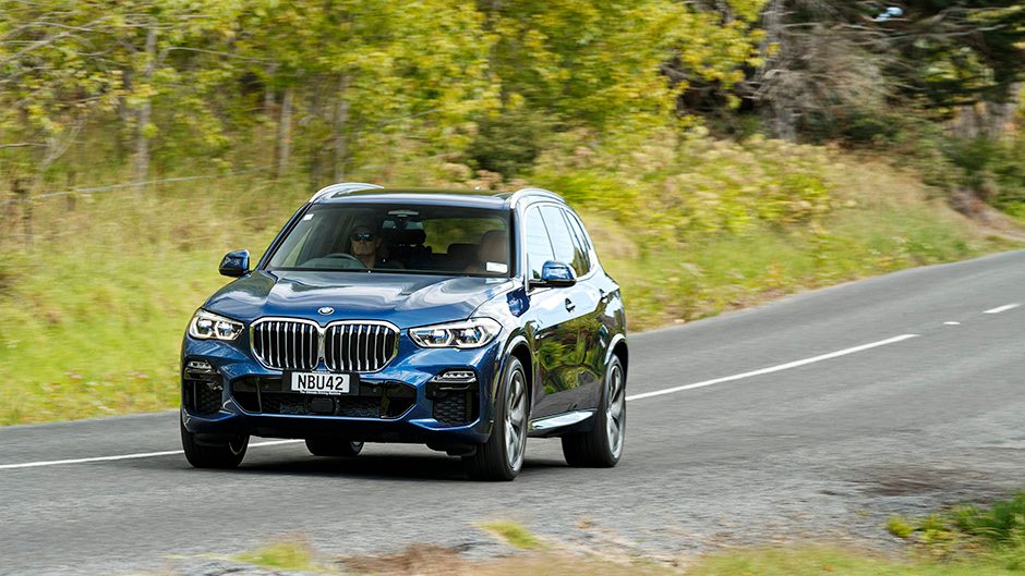 BMW X5 Xdrive 45e plug-in hybrid front action