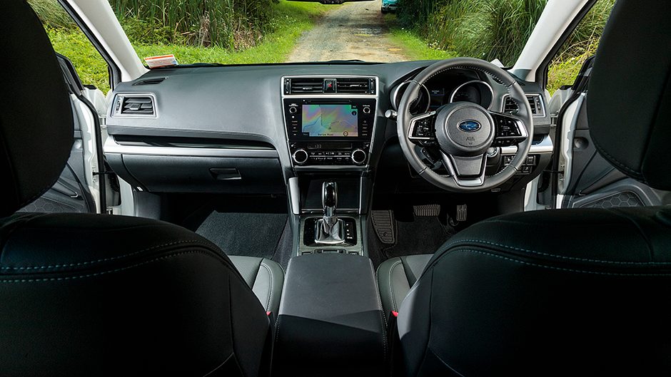 2018 Subaru Outback 3.6R Premium interior