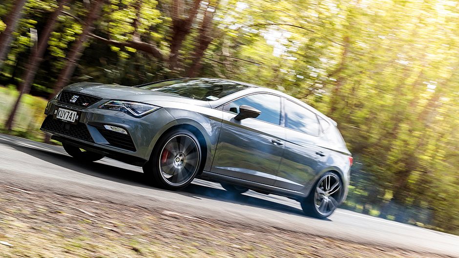 2017 Seat Leon Cupra smoking front tyres