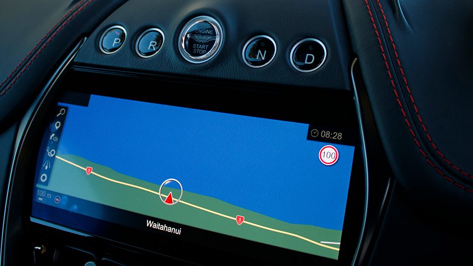 2021 Aston Martin DBX sat nav