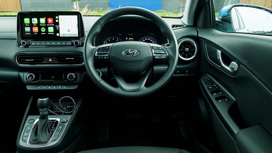 2021 Hyundai Kona 2.0 Elite interior