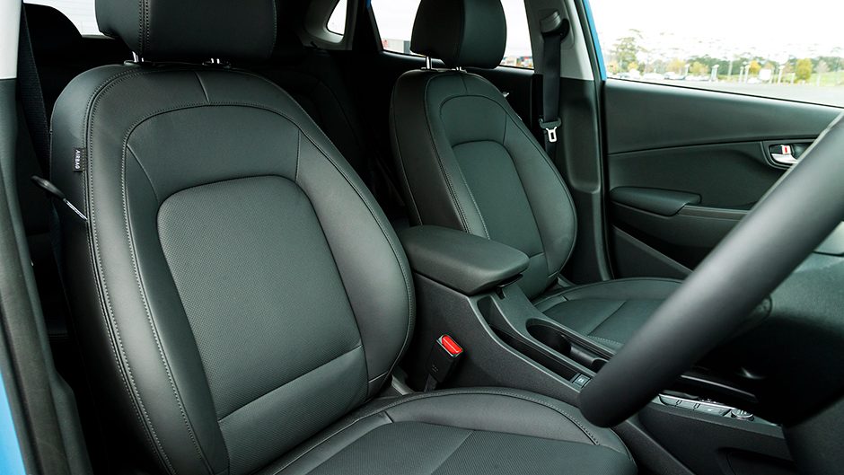 2021 Hyundai Kona 2.0 Elite seats