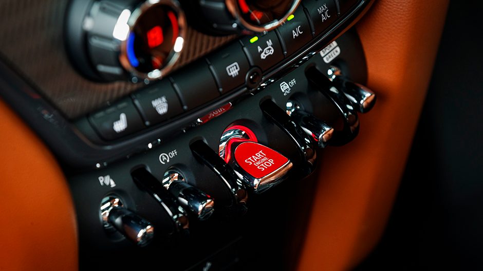 2021 Mini Cooper S Countryman start button