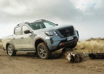 Nissan Navara Pro 4X crawling on log