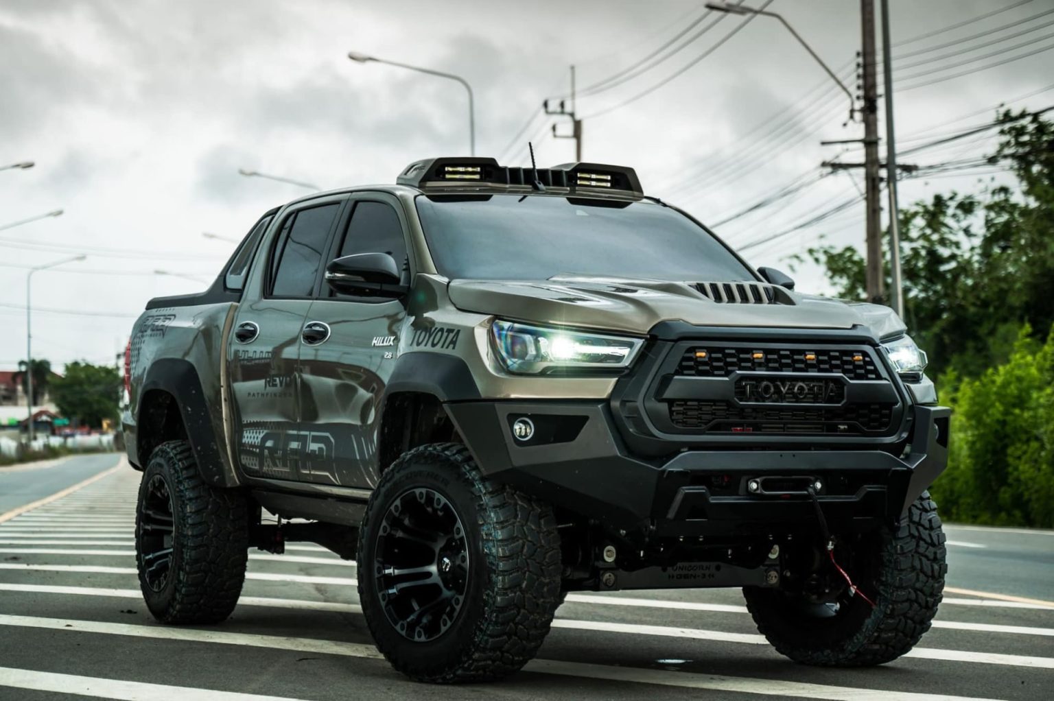 New mod turns your Toyota Hilux into a macho monster - NZ Autocar