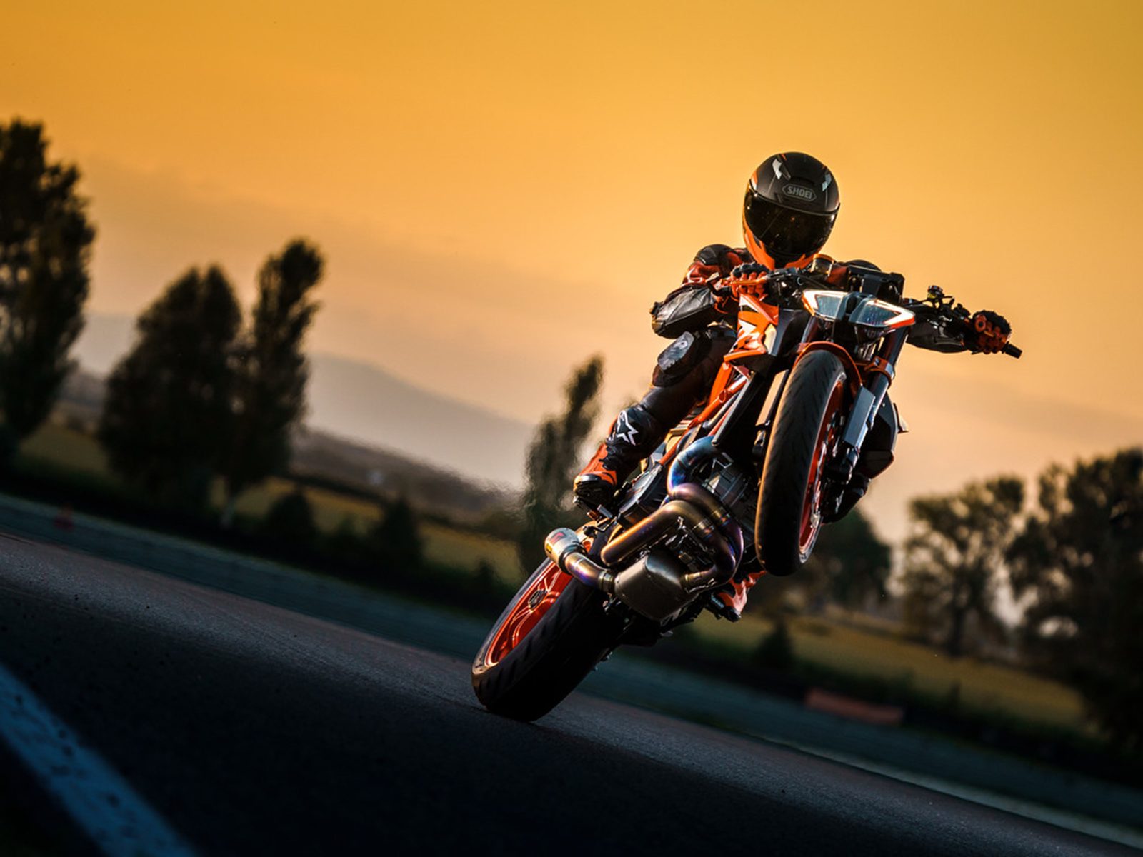 ktm super duke 1290 gt vs bmw s1000xr