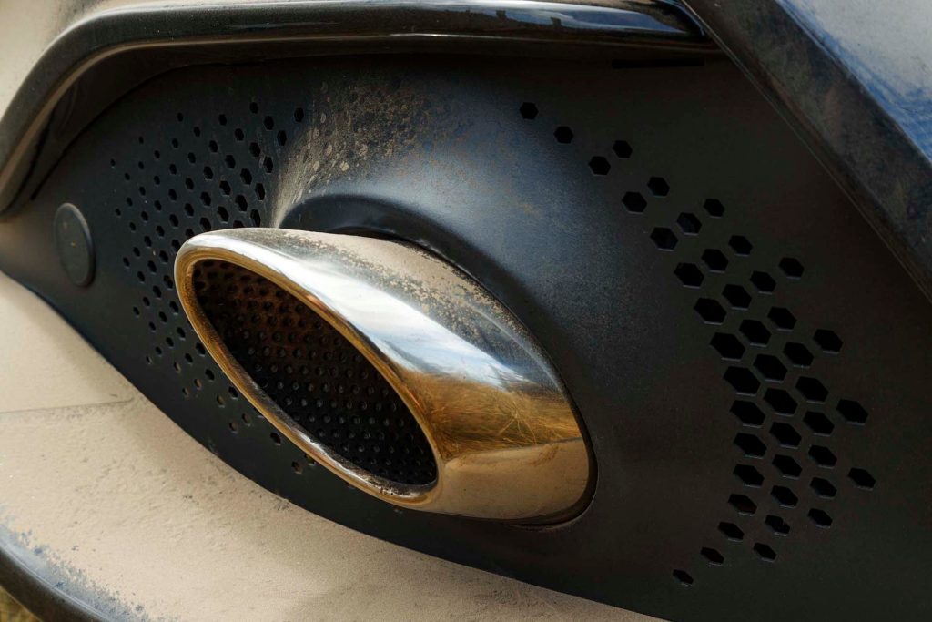 2022 Aston Martin DBX exhaust