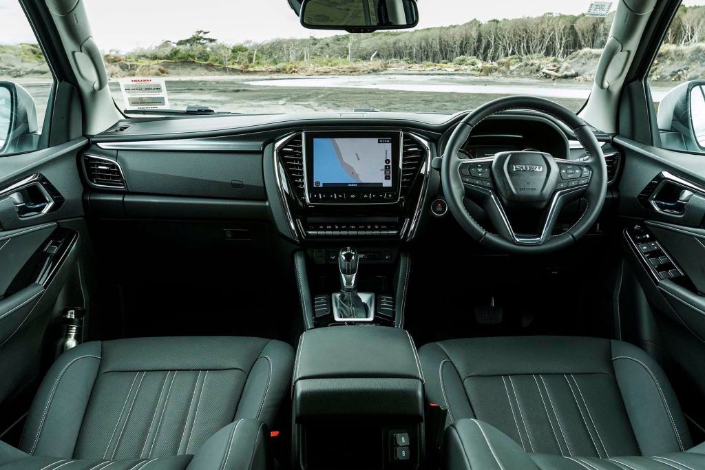 2022 Isuzu MU-X interior