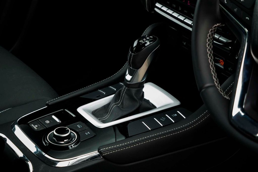 2022 Isuzu MU-X shifter