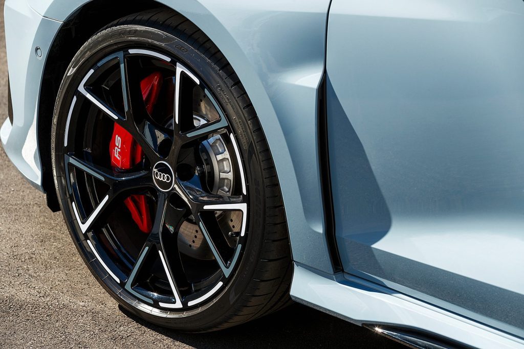 2022 Audi RS 3 wheel