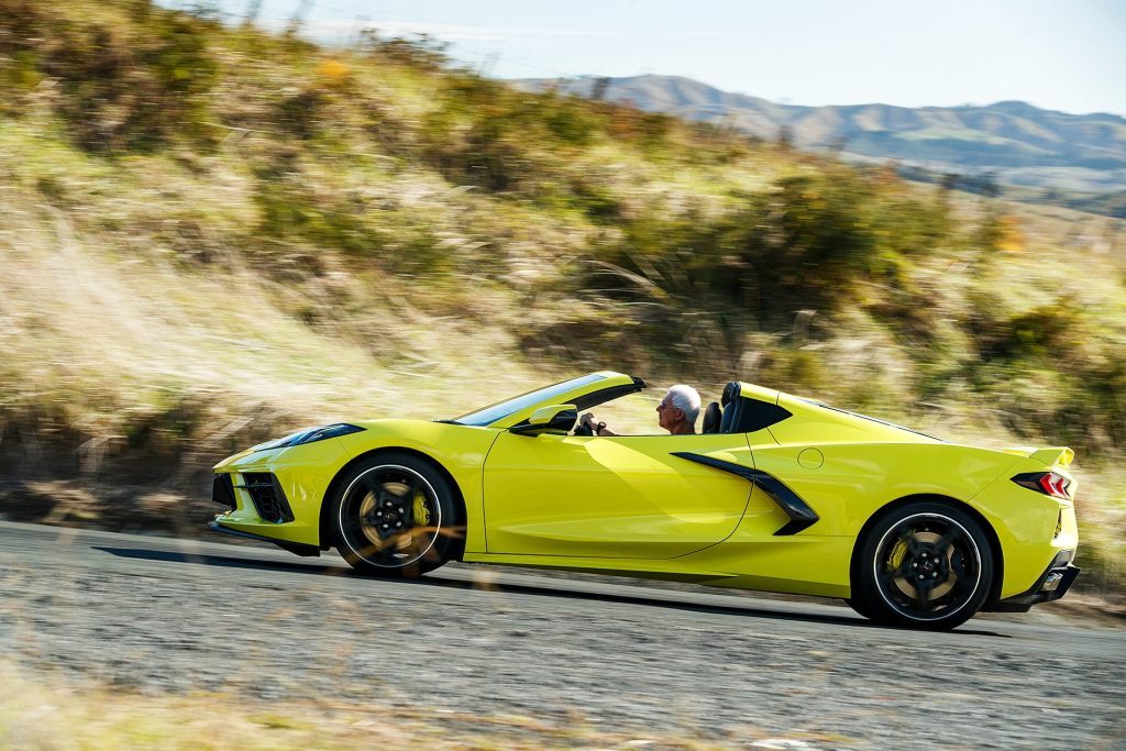 Chevrolet Corvette Stingray 3LT side action