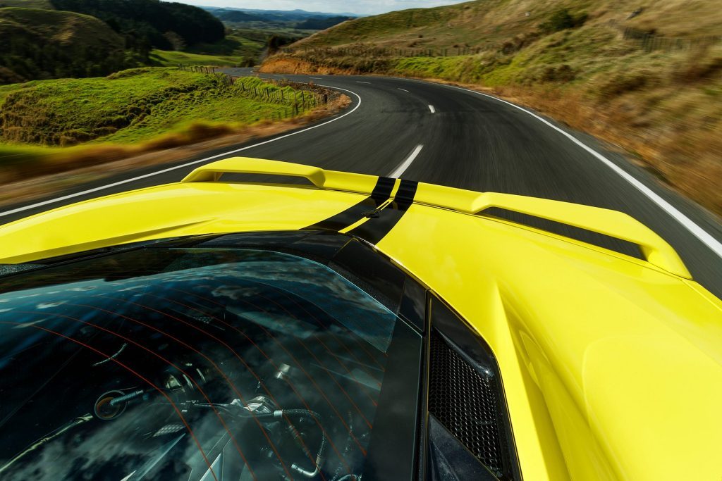 Chevrolet Corvette Stingray 3LT spoiler action