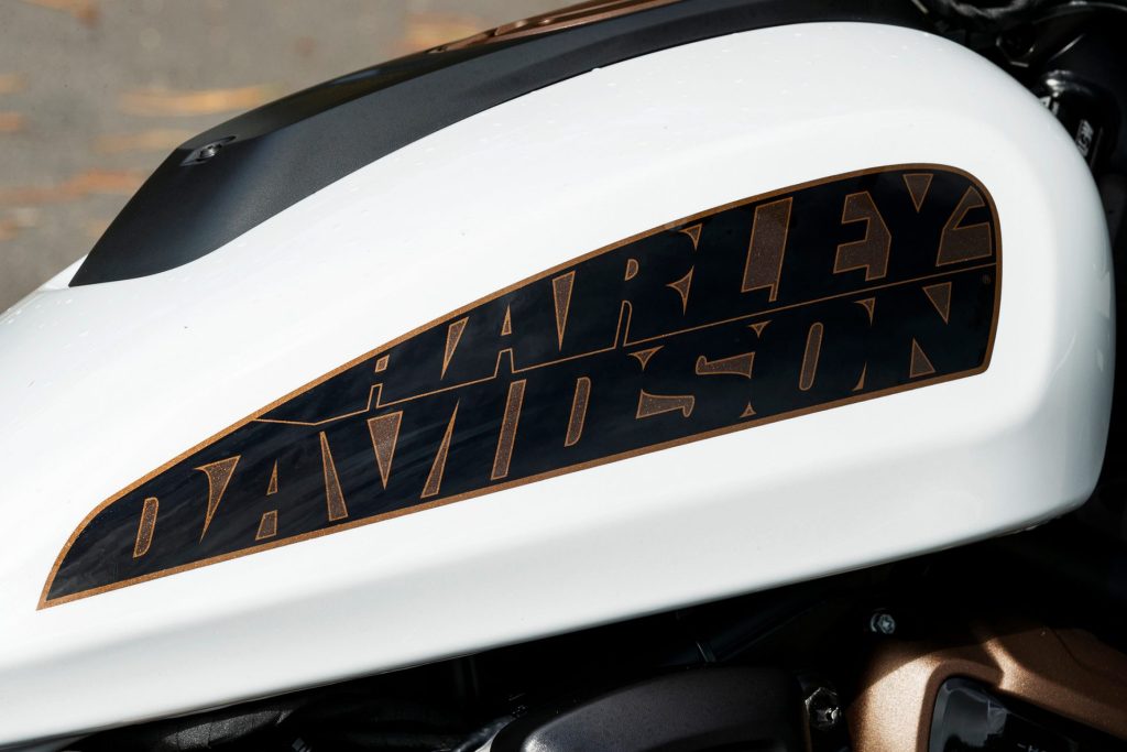 Harley Davidson Sportster S tank