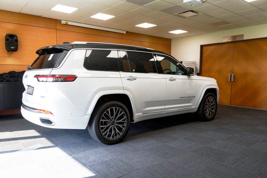 Jeep Grand Cherokee L rear static