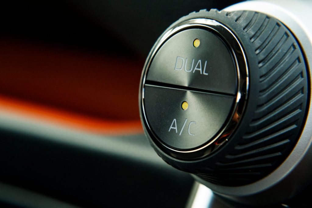 Toyota RAV4 Adventure Hybrid AC dial