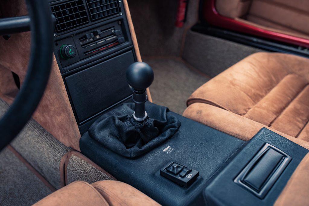 Lancia Delta S4 shifter