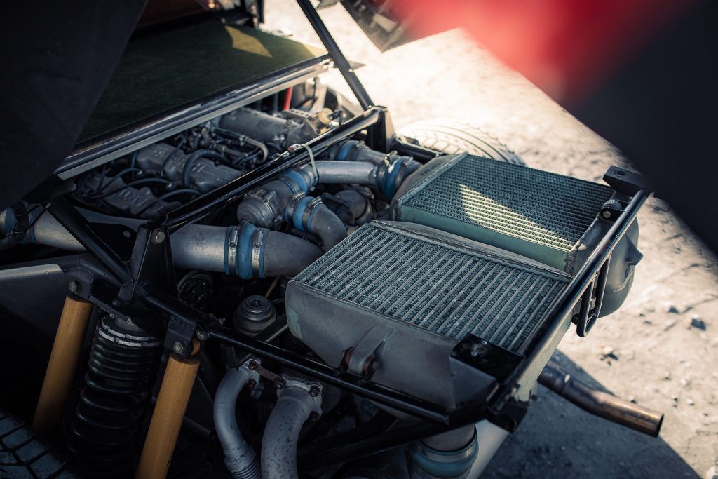 Lancia Delta S4 engine bay