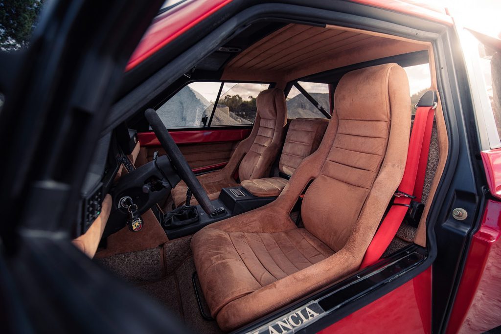 Lancia Delta S4 seats