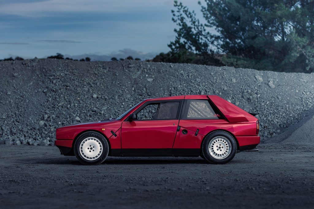 Lancia Delta S4 side profile