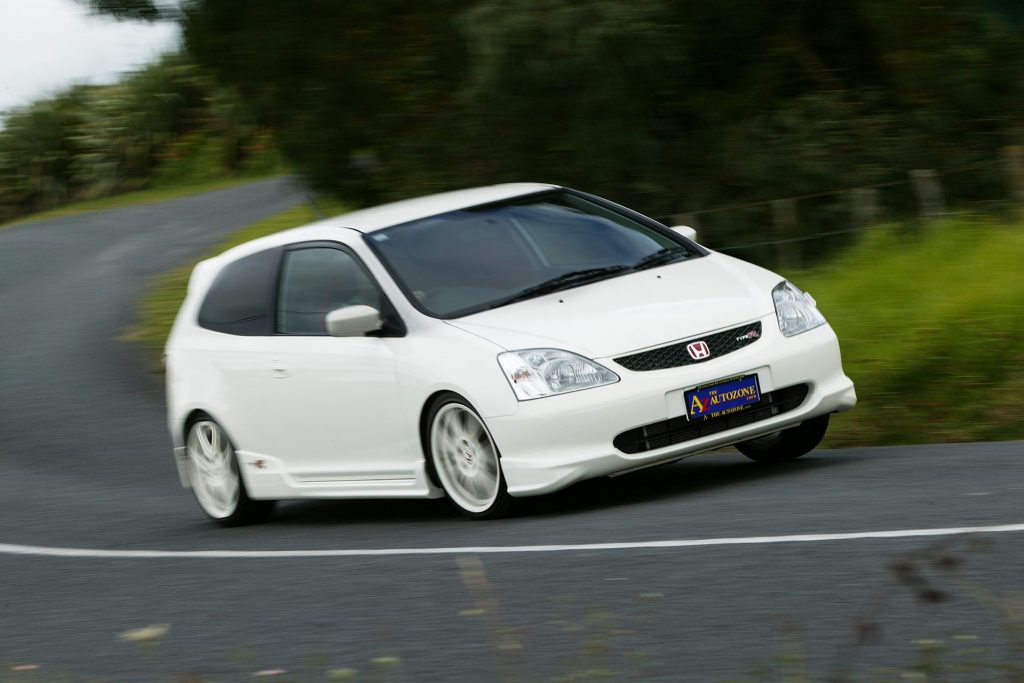 2003 Honda Civic Type R front action