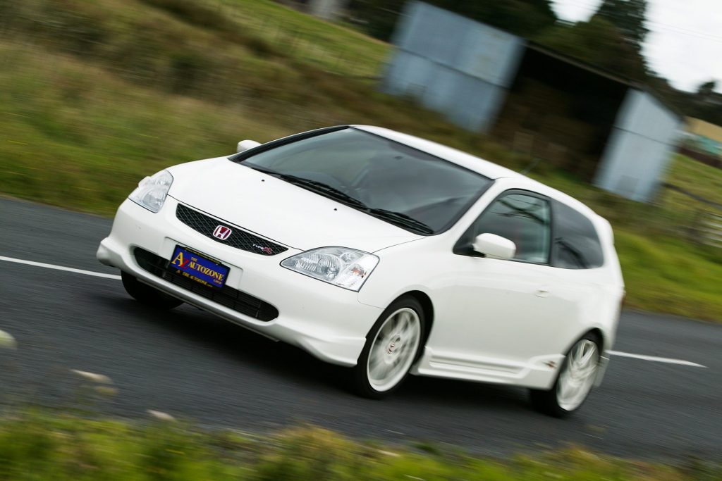 2003 Honda Civic Type R side action