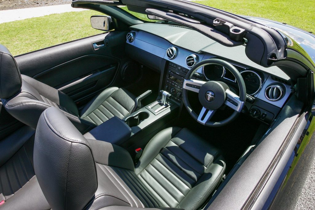 2006 Mustang GT Convertible interior