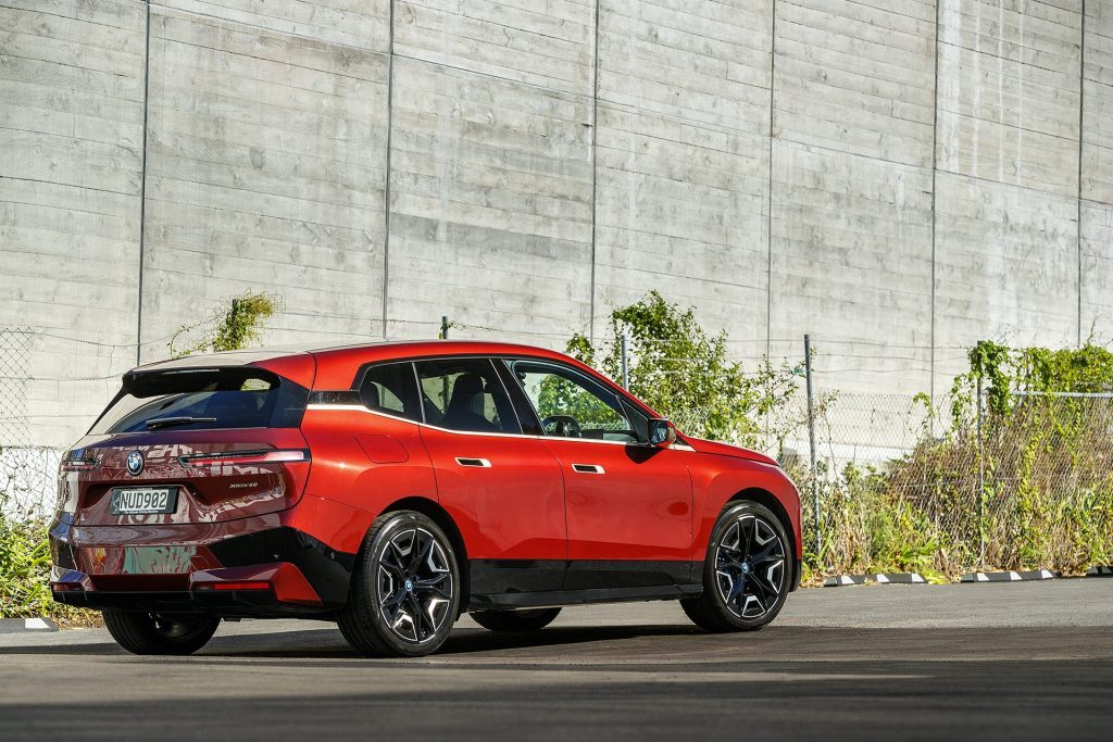 BMW iX xDrive50 rear static