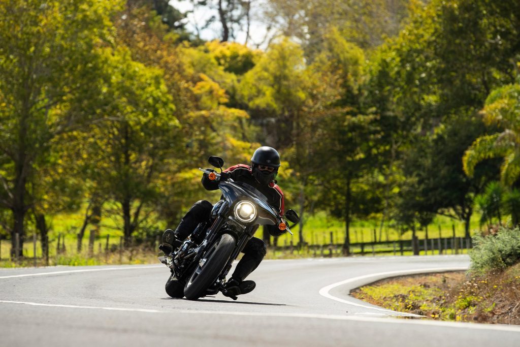 Harley-Davidson Sport Glide front cornering action