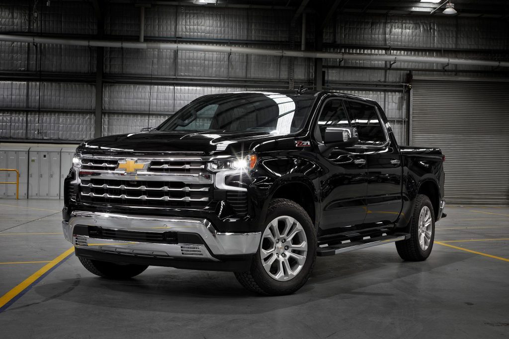 Chevrolet Silverado 1500 LTZ Premium front quarter