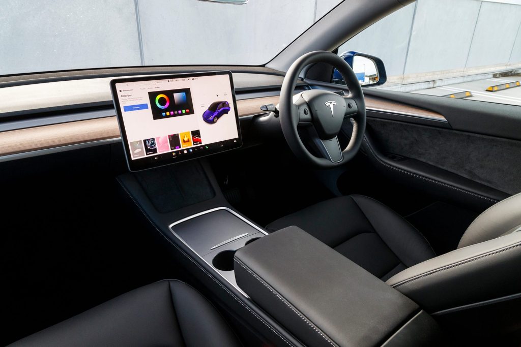 Tesla Model Y RWD interior