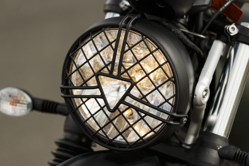 Triumph Street Scrambler 900 headlight