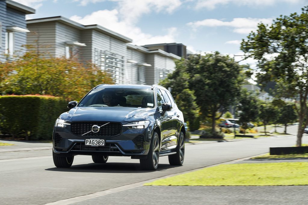 Volvo XC60 T8 Recharge plug-in hybrid front