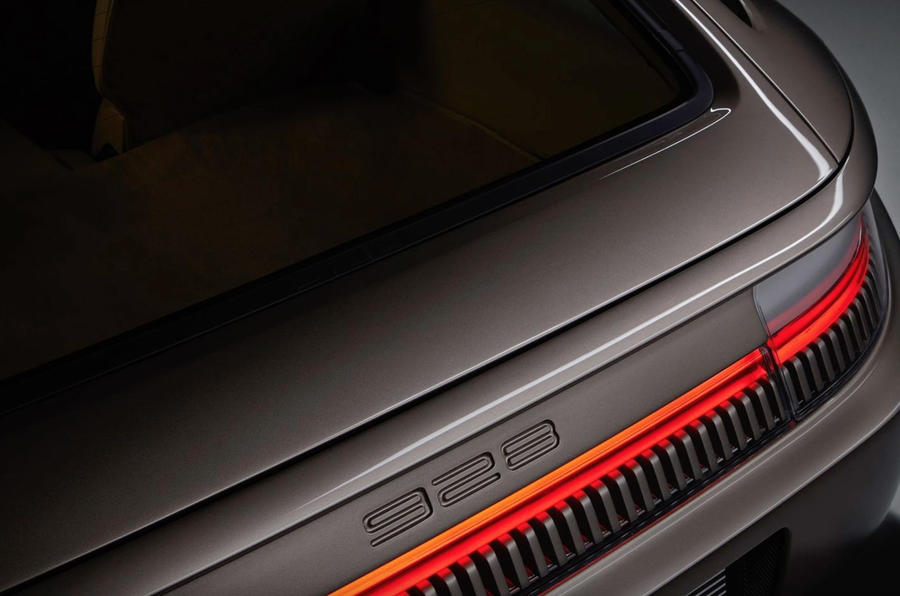 Porsche 928 restomod rear light