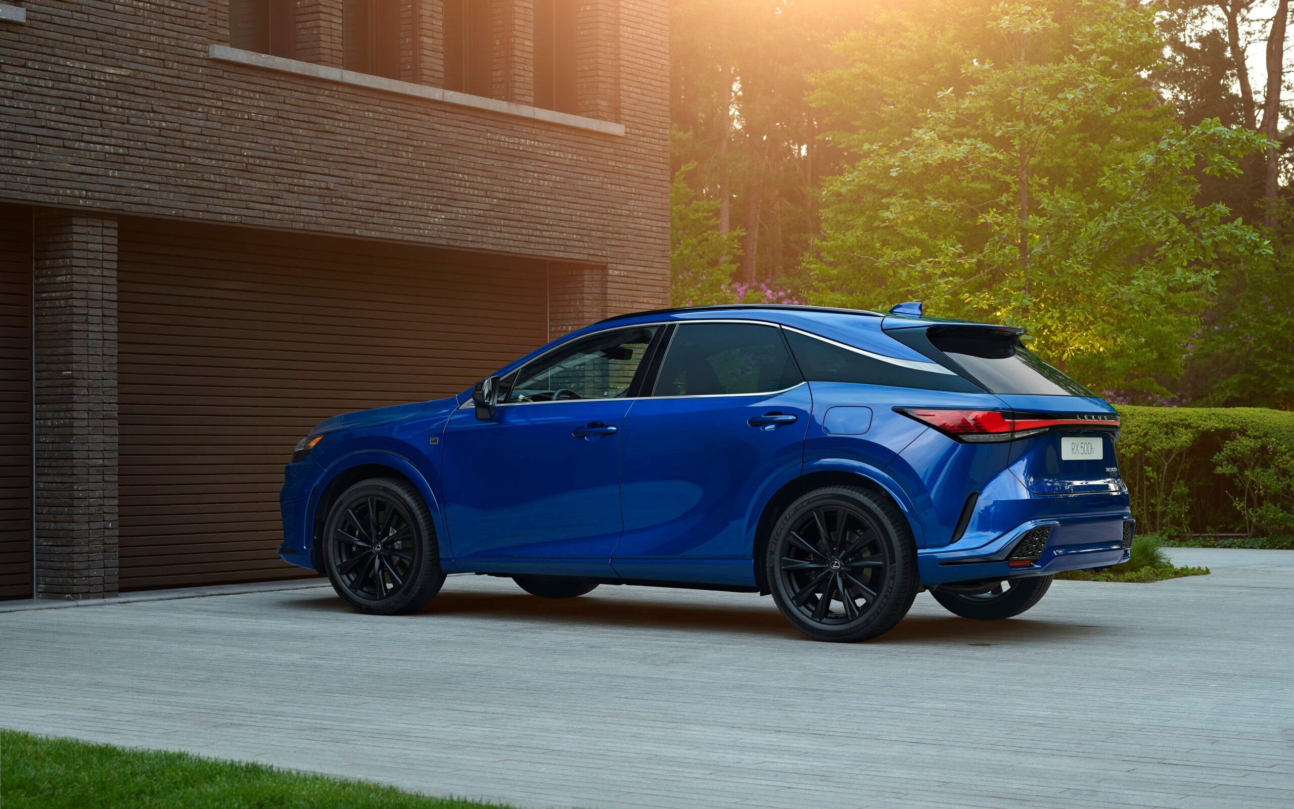 Back quarter of Lexus RX