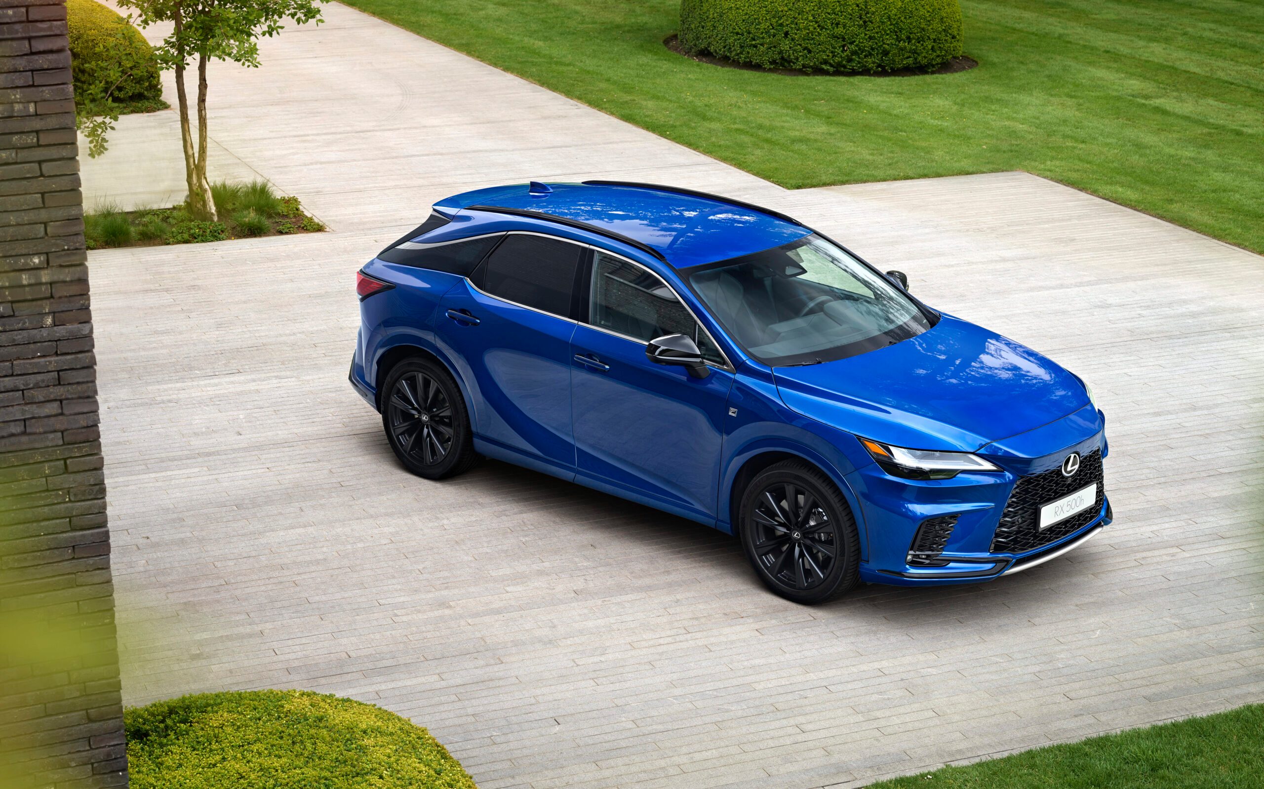 High angle side view of Lexus RX