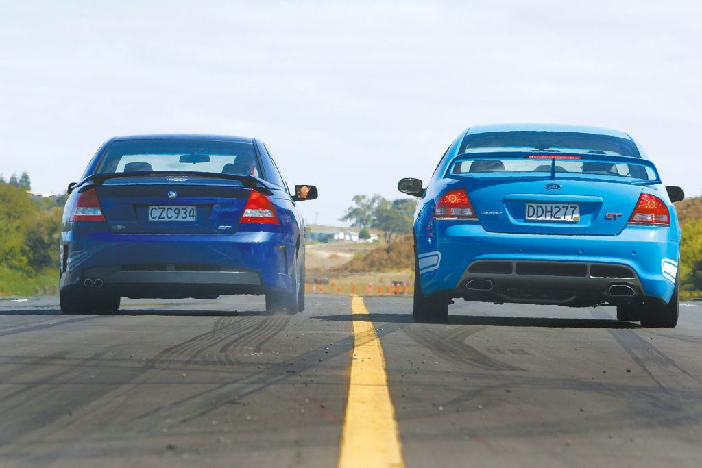 2006 HSV Clubsport vs FPV GT raacing