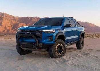 2023 Chevrolet Colorado ZR2 Desert Boss front three quarters