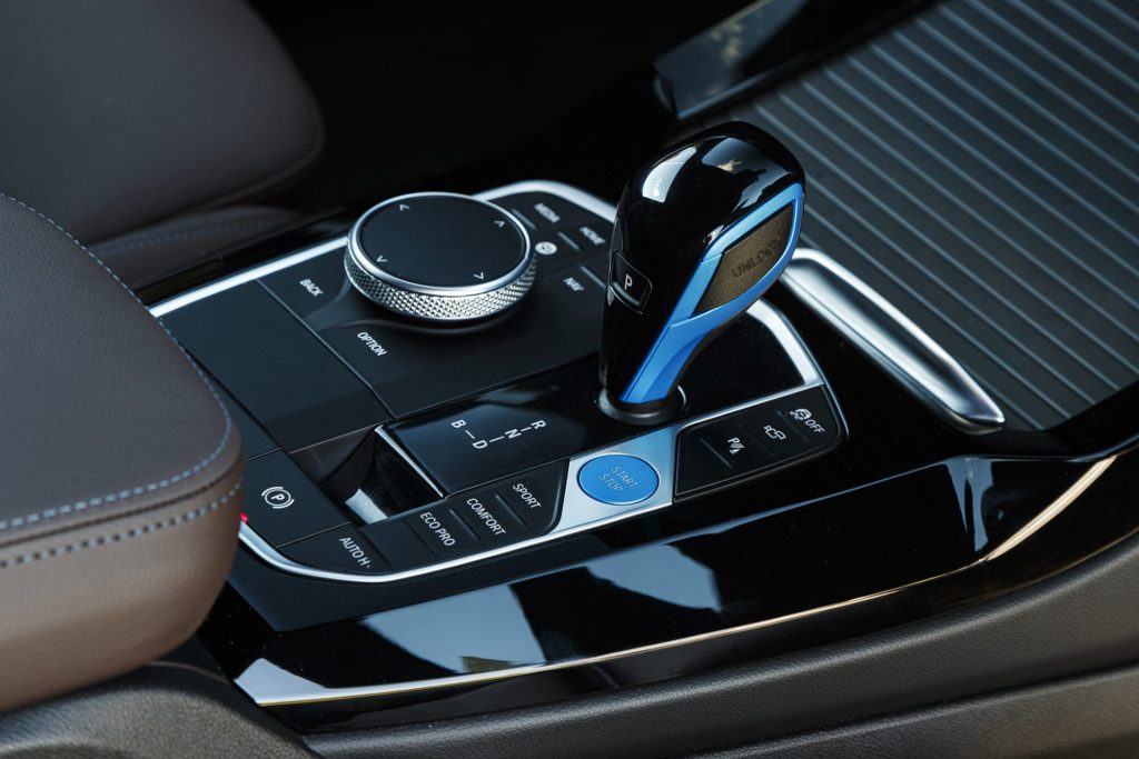 BMW iX3 Impressive shifter